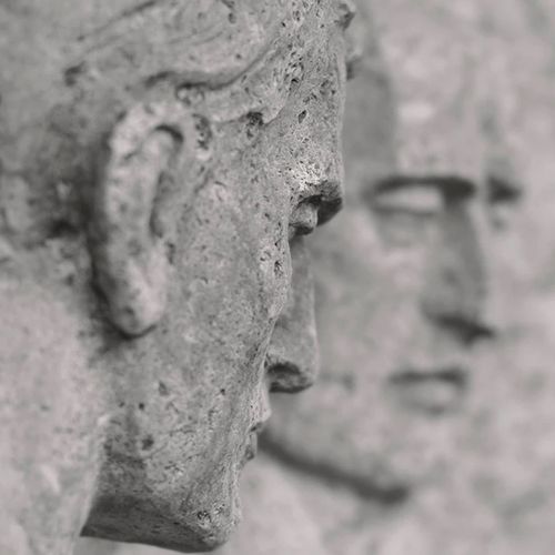 living-graveyard-face-sculpture-the-drews-photography-DrewCreate